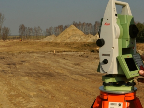 surveyor-585460_1920-e1627562431217