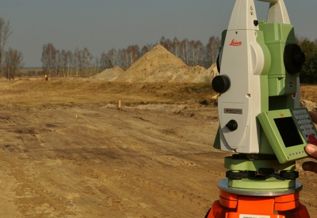 surveyor-585460_1920-e1627562431217